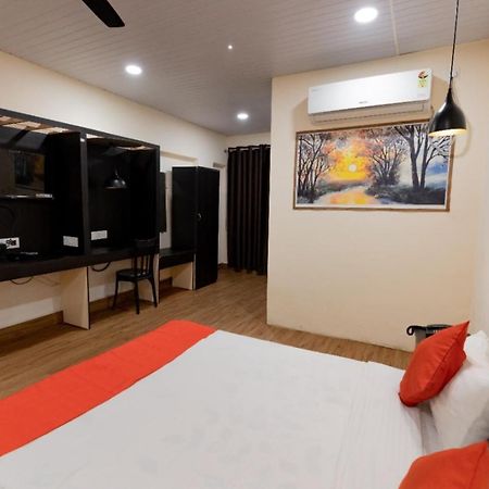 Korba Hotel Deendayal מראה חיצוני תמונה